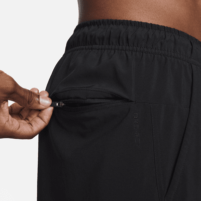 Nike Unlimited Pantalón corto versátil Dri-FIT 2 en 1 de 18 cm - Hombre