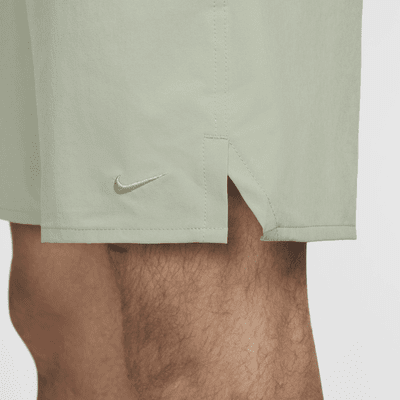 Shorts versátiles sin forro Dri-FIT de 18 cm para hombre Nike Unlimited