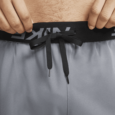 Shorts versátiles sin forro Dri-FIT de 18 cm para hombre Nike Totality