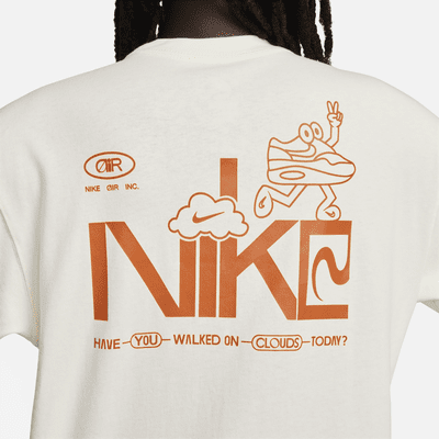 Nike Sportswear Men's Long-Sleeve T-Shirt. Nike VN