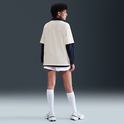 Playera de manga corta con gráfico holgada para mujer Nike Sportswear