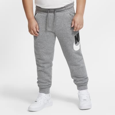 Nike Sportswear Club Fleece bukse til store barn (gutt) (utvidet størrelse) Nike Sportswear Club Fleece bukse til store barn (gutt) (utvidet størrelse)