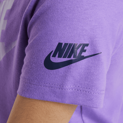 T-shirt stampata con grafica Club Nike – Bambino/a