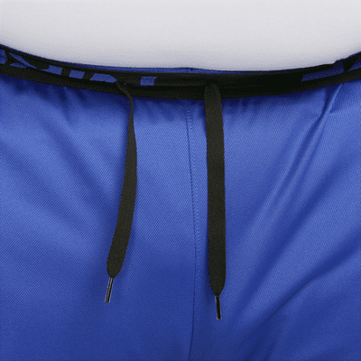 Shorts versátiles sin forro Dri-FIT de 18 cm para hombre Nike Totality