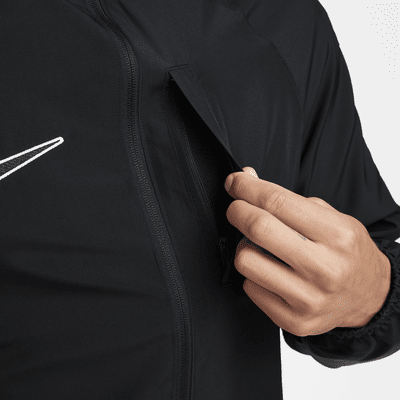 Nike Academy wasserabweisende Fußballjacke mit Kapuze (Herren)