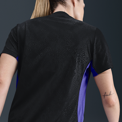 Haut de foot d'avant-match à manches courtes Kobe Dri-FIT FC Barcelona Academy Pro Extérieur pour femme