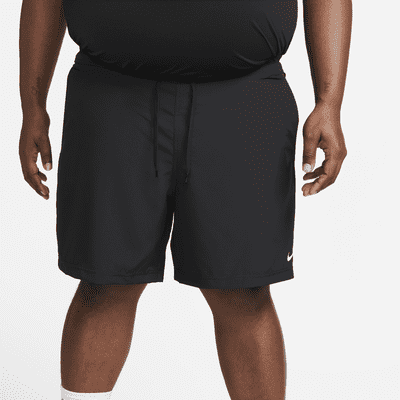 Nike Form vielseitige Dri-FIT Herrenshorts ohne Futter (ca. 18 cm)