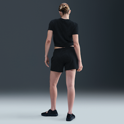 Shorts de French Terry con estampado de tiro medio para mujer Nike Sportswear Chill Terry