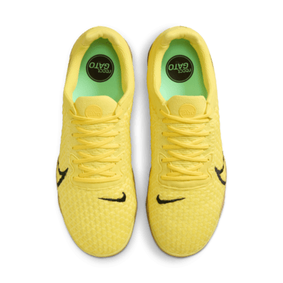 Tacos de fútbol low para cancha cubierta Nike React Gato