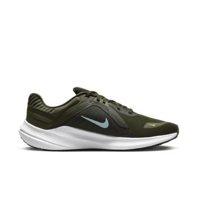 Tenis de correr en pavimento para hombre Nike Quest 5