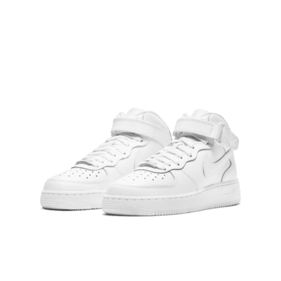 Tenis para niños grandes Nike Air Force 1 Mid LE