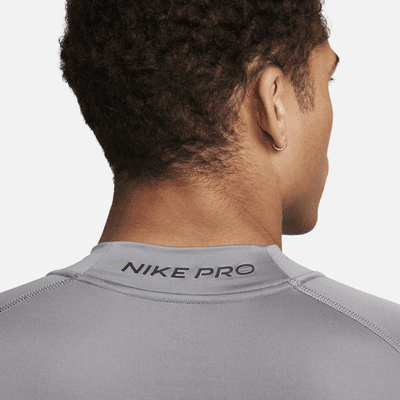 Playera de manga larga de fitness Dri-FIT de cuello alto para hombre Nike Pro