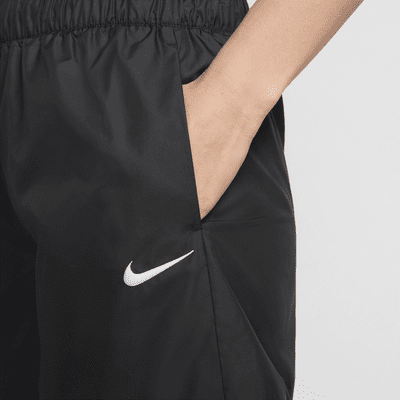 Shorts Repel de tiro medio para mujer Nike Sportswear Essentials