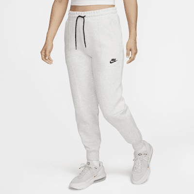 กางเกงจ๊อกกิ้งเอวปานกลางผู้หญิง Nike Sportswear Tech Fleece