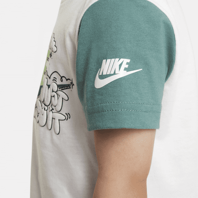 Conjunto de playera y shorts infantil Nike Sportswear Create Your Own Adventure