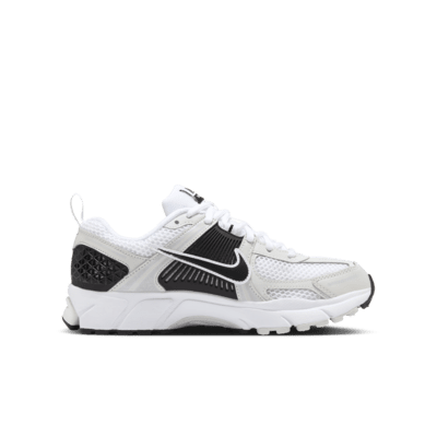 Tenis para niños grandes Nike Vomero 5