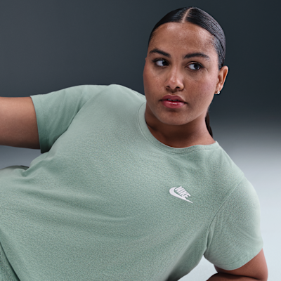Nike Sportswear Club Essentials Women's T-Shirt (Plus Size)
