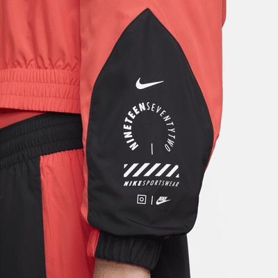 Nike Sportswear Damenjacke aus Webmaterial