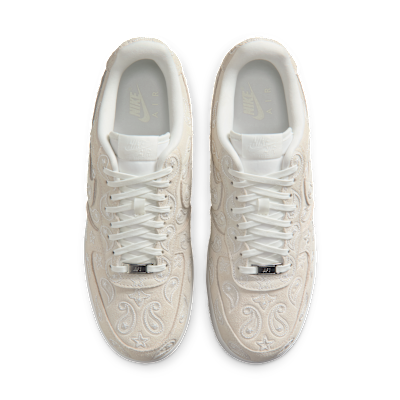 エア フォース 1 '07 LV8 メンズシューズ