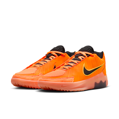 Scarpa da basket LeBron Witness 9