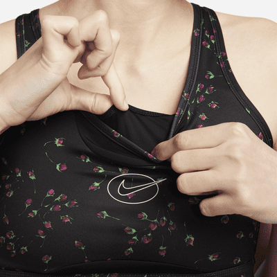 Bra deportivo con abertura posterior con almohadilla de una sola pieza de media sujeción para mujer Nike Swoosh Icon Clash