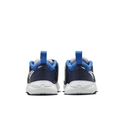 Tenis para bebé e infantil Nike Team Hustle D 11