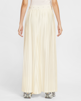 Nike Sportswear 系列