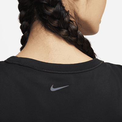 Nike One Fitted 女款 Dri-FIT 短袖短版上衣