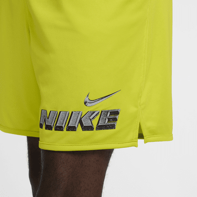 Shorts versátiles Dri-FIT de 18 cm sin forro para hombre Nike Totality