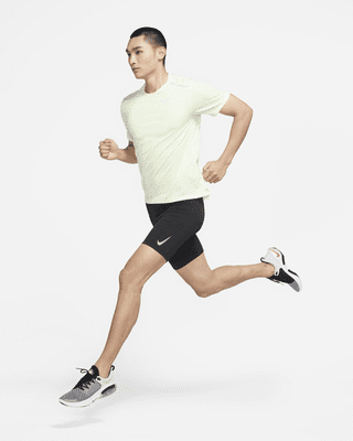 Nike VN chạy đua quần tights: Giờ đây, bạn có thể trở nên nhanh hơn và mạnh hơn với Nike Dri-FIT ADV AeroSwift Men\'s 1/2 - Length Racing Tights. Thiết kế thông minh giúp cho bạn cảm thấy thoải mái và linh hoạt trong mọi hoạt động chạy đua. Nhấn vào hình ảnh để xem thêm về sản phẩm này từ Nike VN.