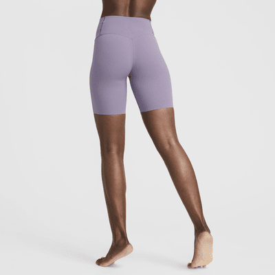 Nike Zenvy Pantalón corto de ciclismo de 20 cm de talle alto y sujeción ligera - Mujer