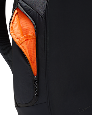 Nike Sportswear Commute 系列