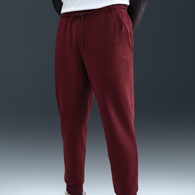 Joggers de alto rendimiento Dri-FIT con protección UV para hombre Nike Primary Fleece