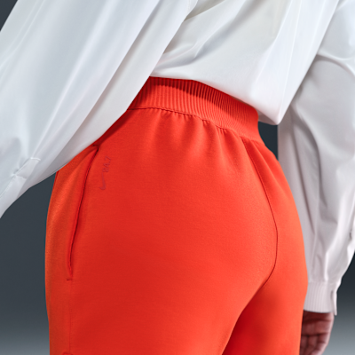 Nike 24.7 ImpossiblySoft Dri-FIT Normal Belli Bol Kesimli 10 cm Kadın Şortu