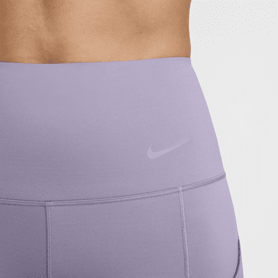 Shorts de ciclismo con bolsillos de tiro alto de 20 cm de sujeción firme para mujer Nike Go