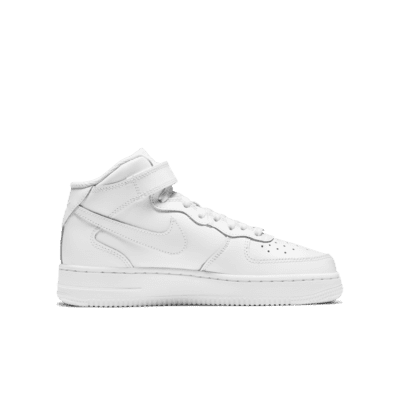 Tenis para niños grandes Nike Air Force 1 Mid LE