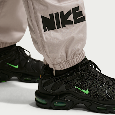 Nike Windrunner Dokuma Grafikli Erkek Eşofman Altı