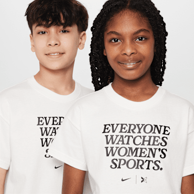 Playera para niños talla grande Nike by TOGETHXR Everyone Watches Women's Sports™