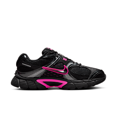 Γυναικεία παπούτσια Nike V5 RNR με ανακλαστικές λεπτομέρειες