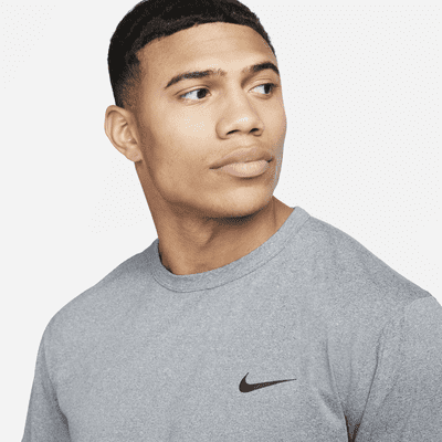 Haut à manches courtes anti-UV Dri-FIT Nike Hyverse pour homme