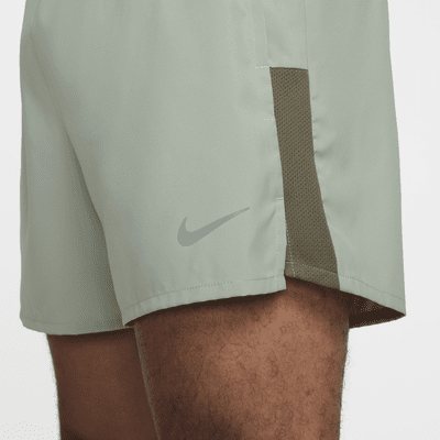 Męskie spodenki do biegania z wszytą bielizną Dri-FIT Nike Challenger 13 cm