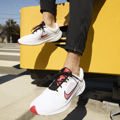 Tenis de correr en pavimento para hombre Nike Quest 5