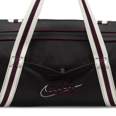 กระเป๋า Duffel สไตล์เรโทร Nike Heritage (13 ล.)