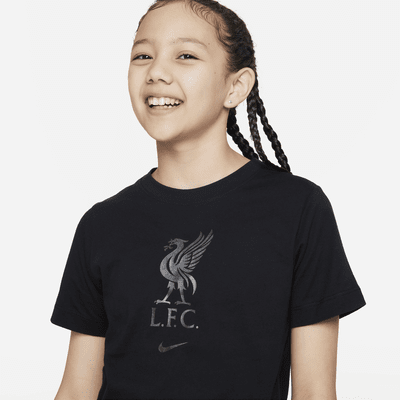 Liverpool F.C. Crest Older Kids' Nike T-Shirt. Nike SE
