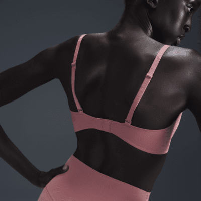 Bra deportivo convertible y acolchado de baja sujeción para mujer Nike Alate Minimalist