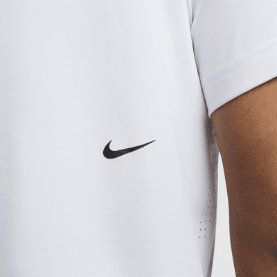 Nike A.P.S. Vielseitiges Nike Dri-FIT ADV-Kurzarmoberteil (Herren)