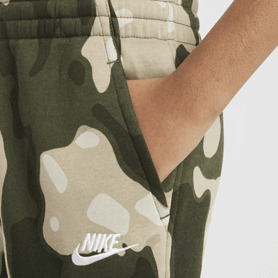 Pants cargo camuflajeados para niños talla grande Nike Sportswear Club Fleece