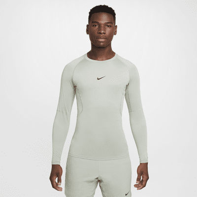 Nike Pro Men's Dri-FIT Dri-FIT Fitness-Longsleeve mit enger Passform für Herren