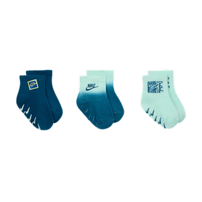 Κάλτσες σε ριμπ ύφανση με ειδικό υλικό συγκράτησης Nike Glow With Me για βρέφη και νήπια (τρία ζευγάρια)