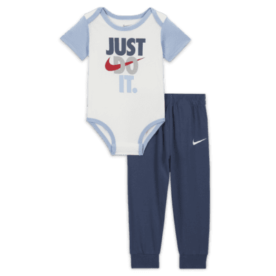 Nike Fastball Bodysuit and Pants Set Baby (12-24M) Set. Nike.com